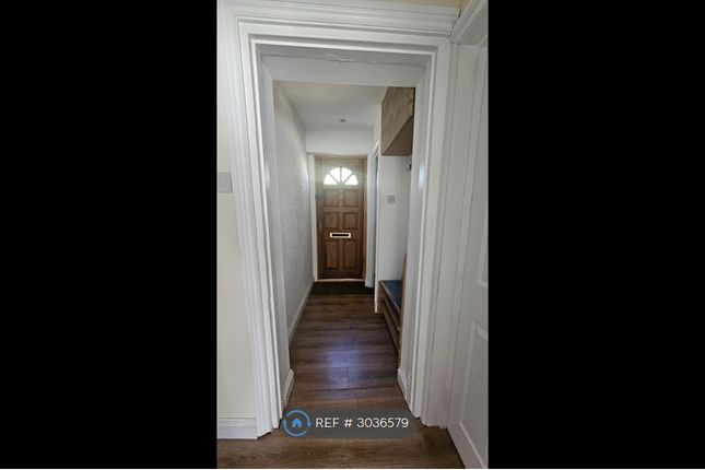 Hankins Lane, London photo 2