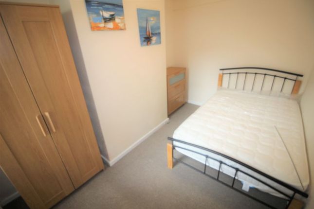 Redcliffe Street Swindon Sn2 Room To Rent 48787160