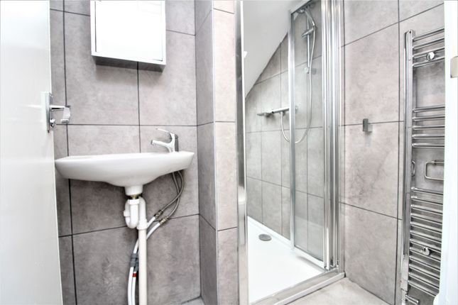 Room 5, 82, Reidhaven Road, London photo 4