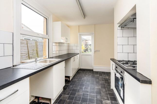 212, London Road, Wallington photo 2