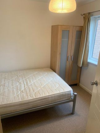 Flat to rent in Curlew Wharf, Nottingham