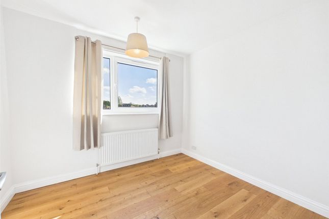 Flat 18 Heron House,, Church Grove, Kingston Upon Thames photo 3