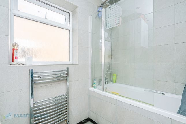 Family Bathroom Angle 2