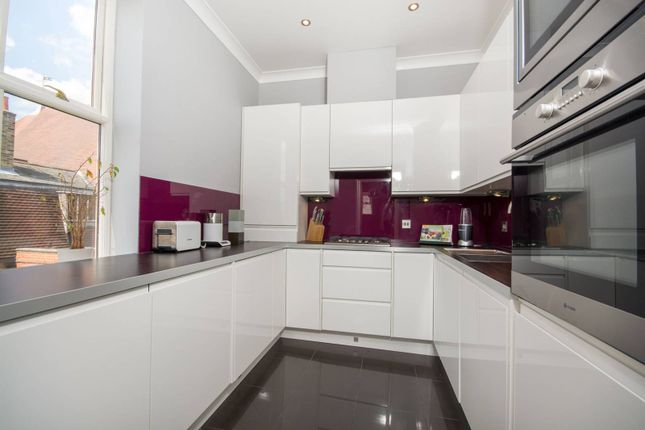 Flat to rent in Bromley Road, Beckenham