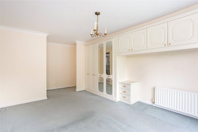 Flat for sale in High Oaks, 33 Eastbury Avenue, Northwood, Middlesex