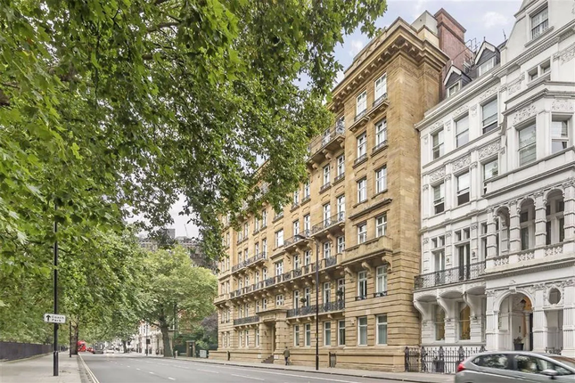 Thumbnail Flat to rent in Hyde Park Place, Hyde Park, London