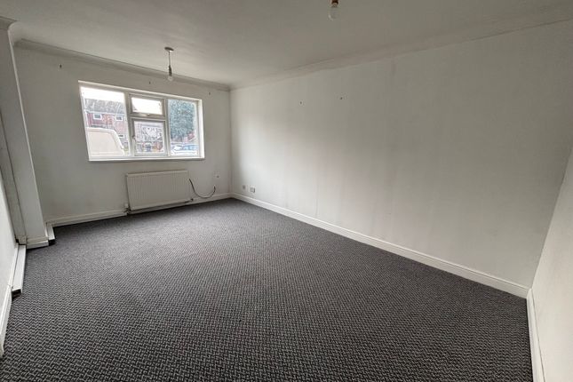 35, WOLVERHAMPTON photo 3