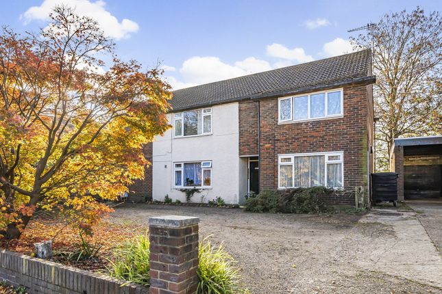 Studio studio on 5, Romsey Court, London Road, Enfield, £200,000