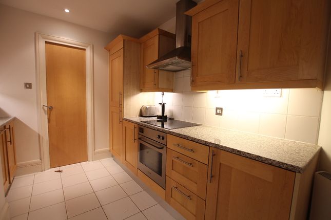 Flat 527, Whitehouse Apartments, London photo 4