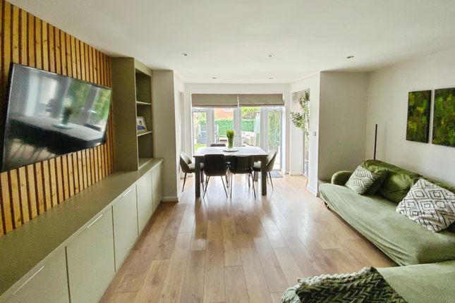 2 Fairview Close, Molescroft, Beverley photo 4