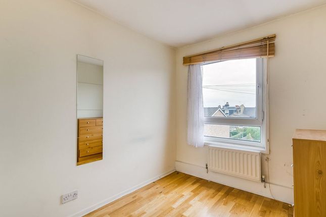 Maisonette for sale in Gaskarth Road, Clapham South