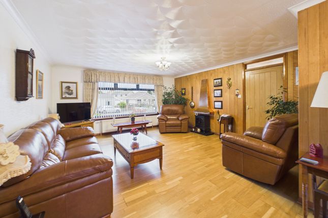 61 Broompark Road, Glasgow photo 2