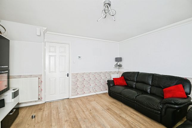 20, Wadham Place, SITTINGBOURNE photo 5