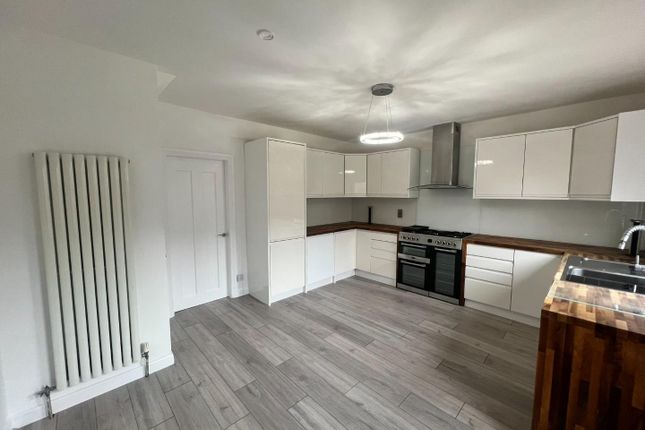 21, St. Helens Place, Castleford photo 4