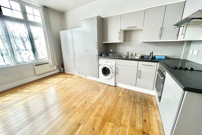 Flat 2, 101a, High Street, Kent photo 2