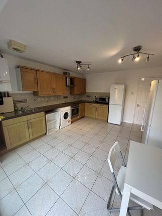 Thumbnail Town house to rent in Heron Drive, London