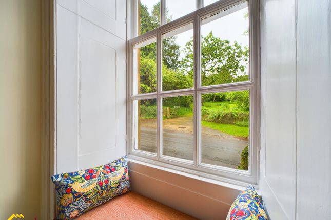 Flat for sale in The Manor House Main Street, Sibford Ferris