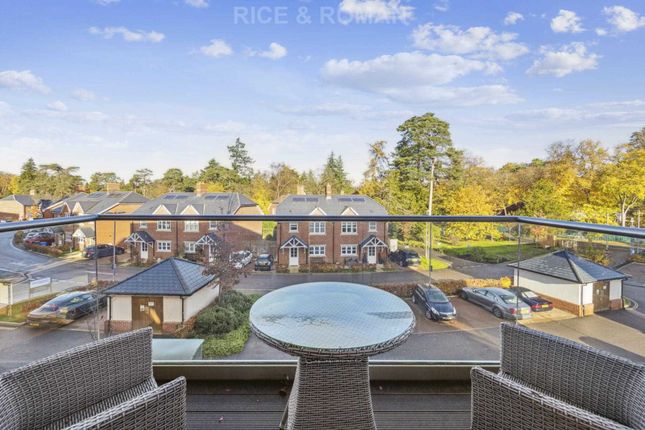 Thumbnail Flat for sale in Lynwood Village, Ascot