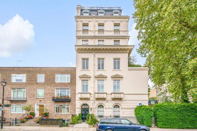 Thumbnail Flat for sale in Hyde Park Street, London