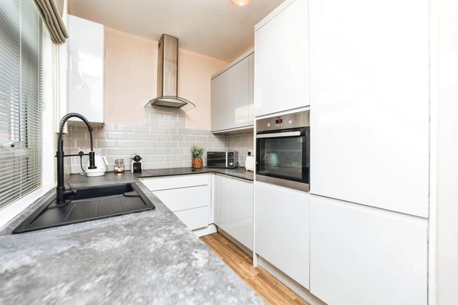 14a, Victoria Road, Leeds photo 3
