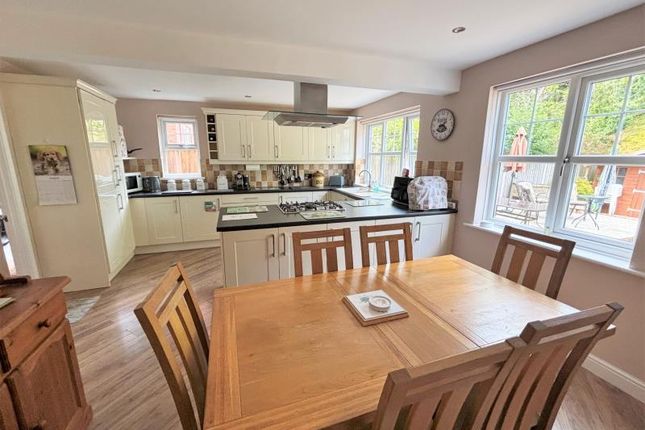 7, Checkley Lane, Telford photo 3