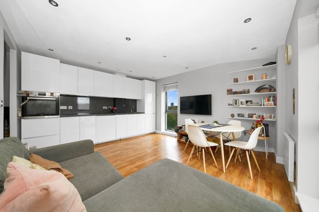 Flat for sale in Woodmill Road, By Canal &amp; Millfields Park