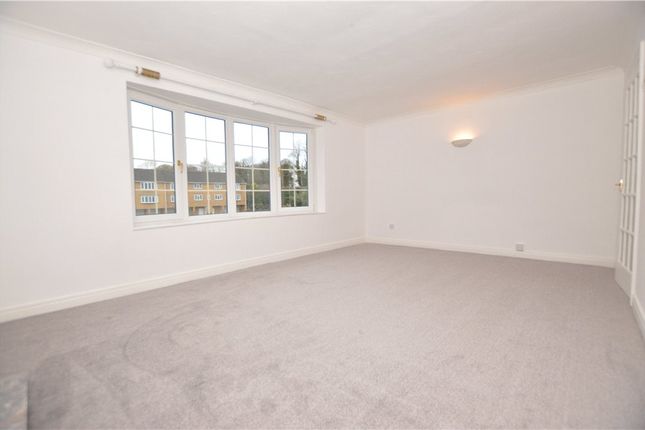 7, Leconfield Court, West Yorkshire photo 4