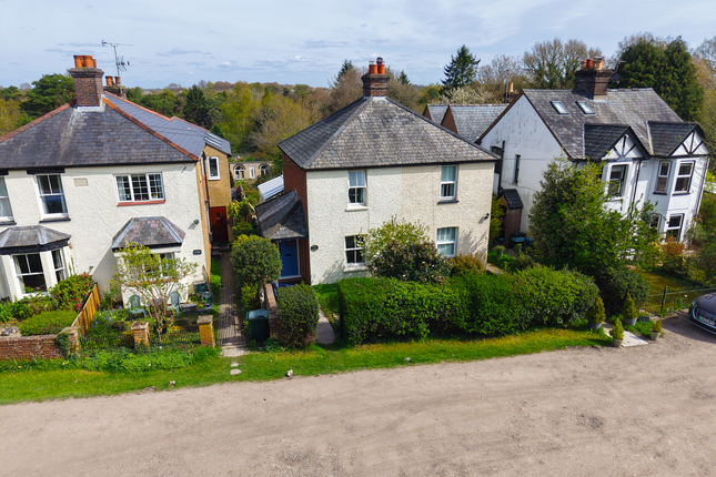 2-bed house on 2 Greenwoods, High Wycombe, £485,000