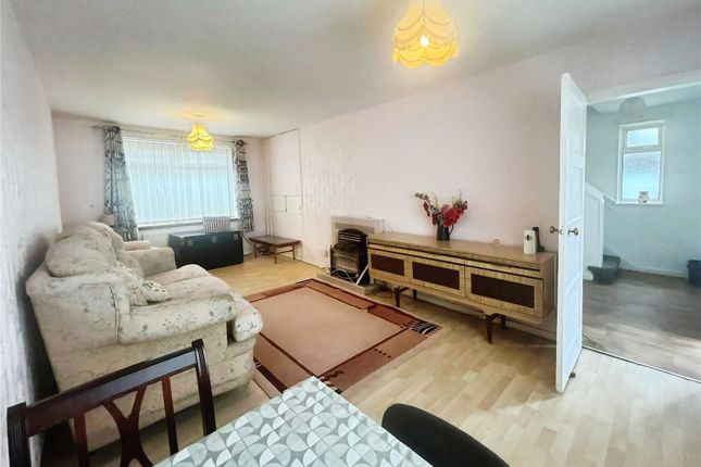 23, Stourton Drive, West Midlands photo 4