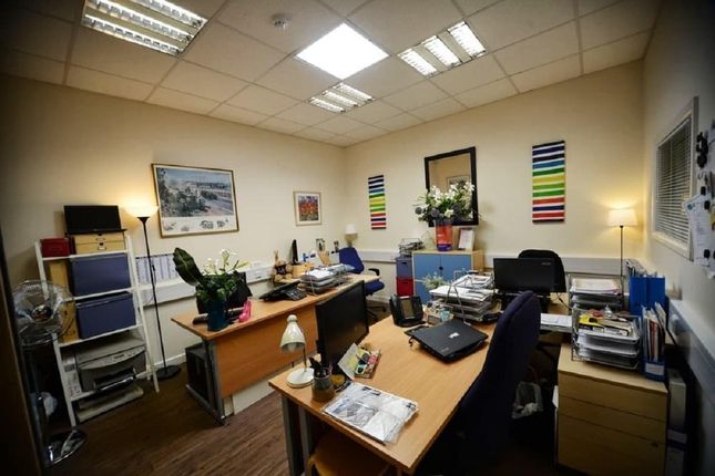 Office to let in First Avenue, Denbigh Business Park, Milton Keynes