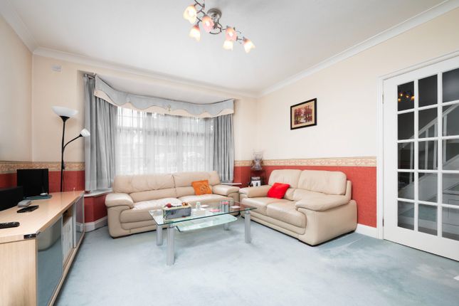 28 Cotswold Gardens, London, Greater London photo 4