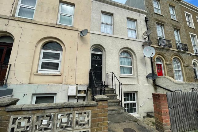 1-bed flat on 6A, Edwin Street, Gravesend, £95,000