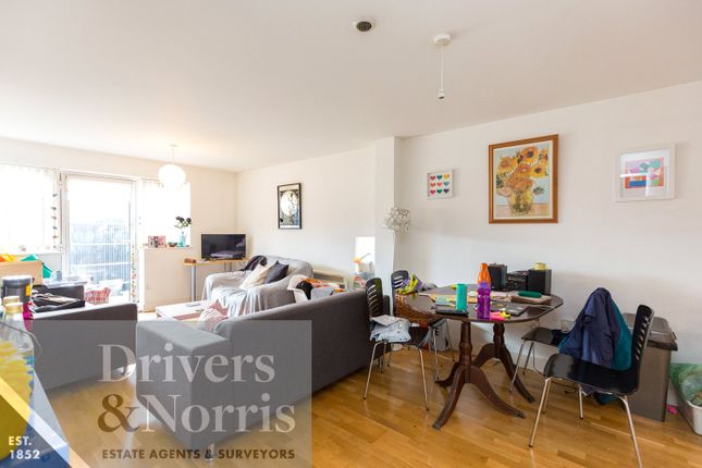 Thumbnail Flat to rent in High Road, Wood Green, London