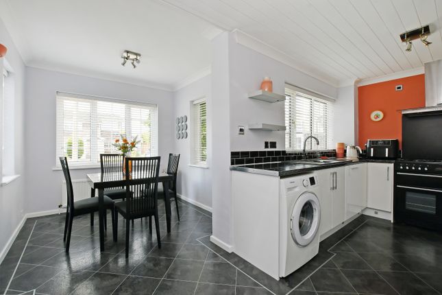 6, Thornton Place, Dronfield photo 4