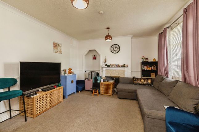 Stockwood Crescent, Knowle, Bristol photo 3