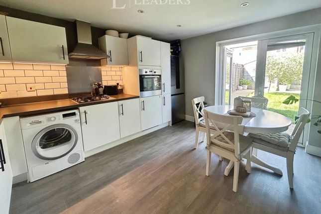 11, Collett Crescent, West Sussex photo 4