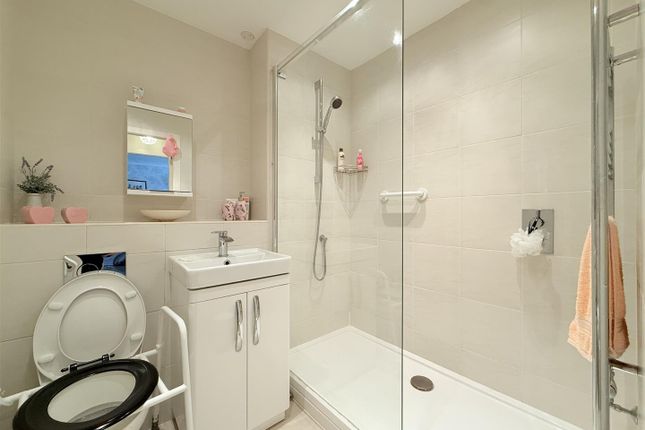 Flat 9, Arrowscroft Court, Highfield Gardens, Hyde photo 3