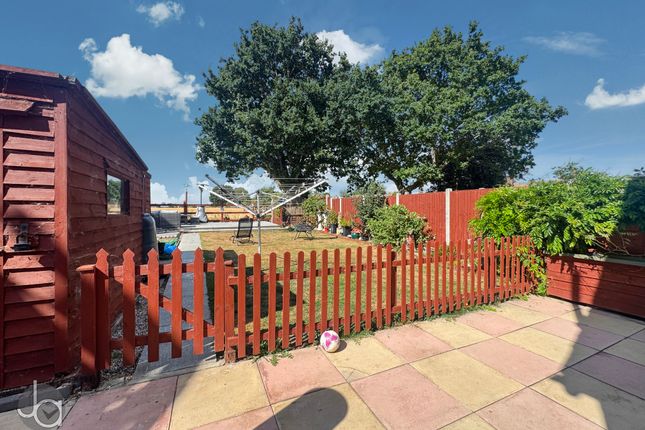 20, Seaview Avenue, Essex, CO12 5JB photo 3