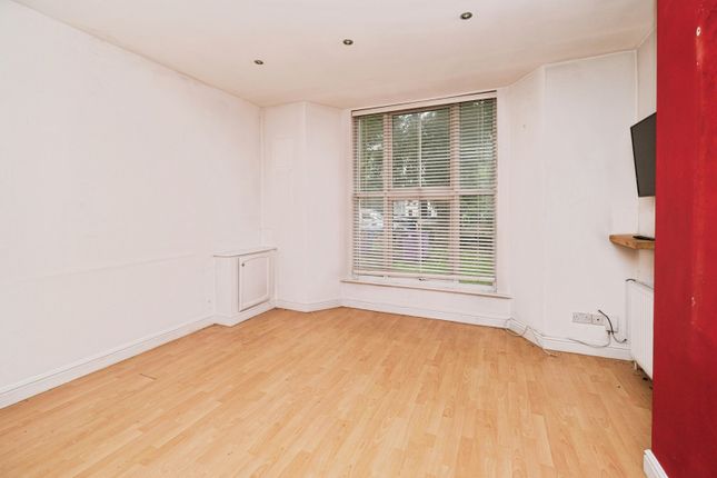 11b, Derwent Road West, Merseyside photo 4