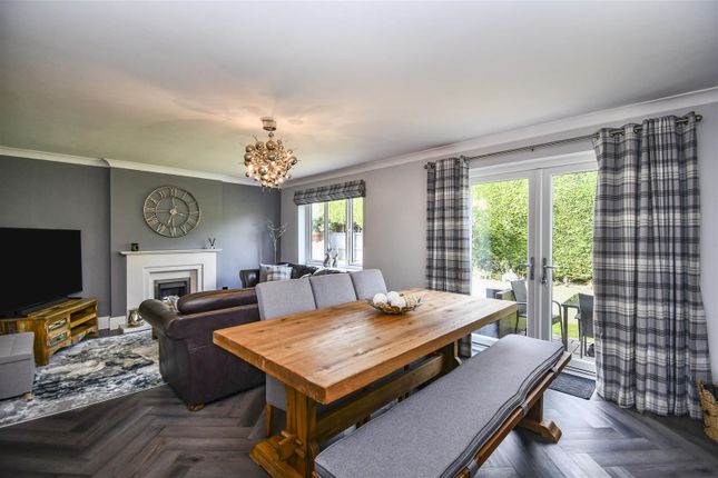 27, Murray Crescent, Cottingham photo 2