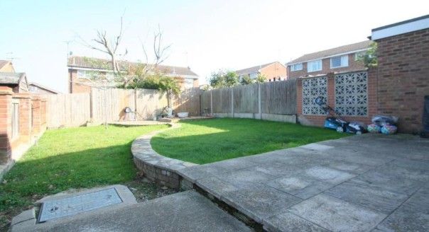 14, Albemarle Gardens, Braintree photo 5