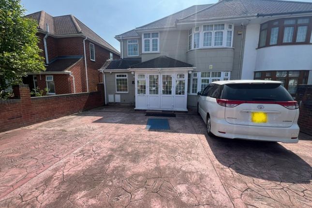 Thumbnail Semi-detached house for sale in Slough SL3,