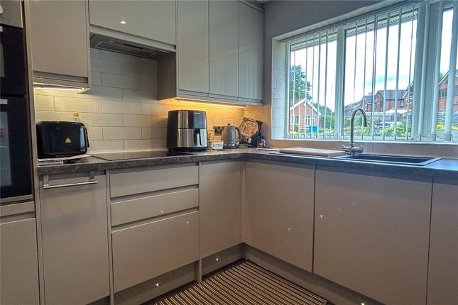 3, Dalmahoy Close, Greater Manchester photo 4