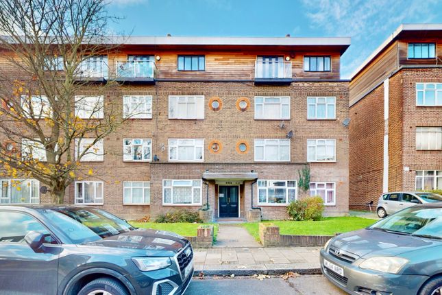 2-bed flat on Leeland Way, London, £350,000