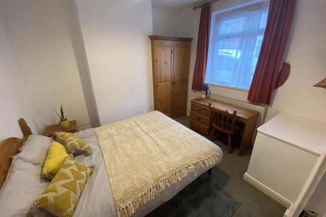 Room to rent in Room 4, Gordon Street
