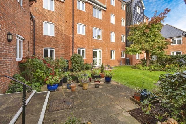 Thumbnail Flat for sale in Springwell, Havant, Hampshire