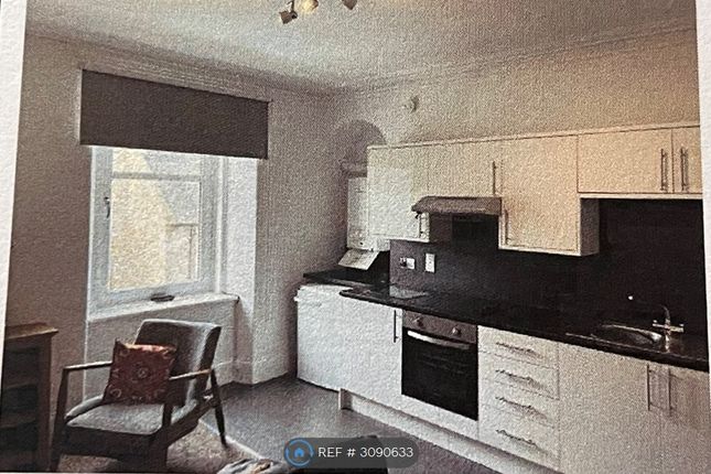 First Floor Flat Right Rosemount, Aberdeen photo 2