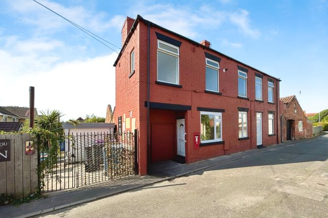 4-bed terraced on 1 & 3, Dog And Duck Lane, Gainsborough, £110,000
