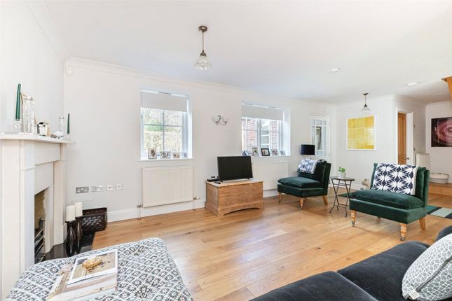 Marigold Cottage,, Beacon Hill, High Wycombe photo 3