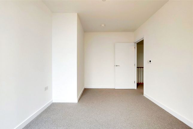 Flat to rent in Forrester Way, London